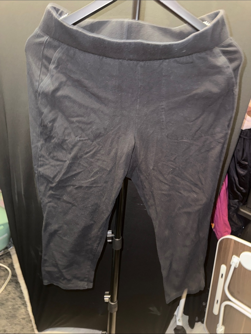 Black Cropped Stretch Leggings with pockets
